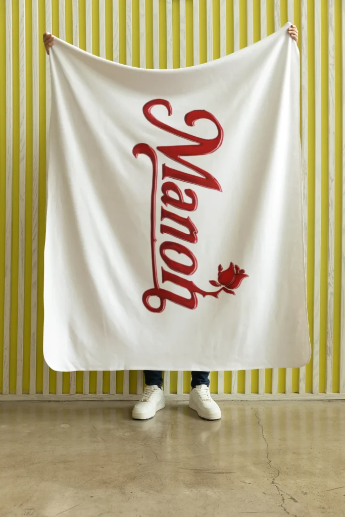 katseye Manon blanket